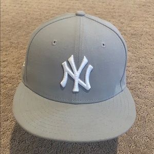 New York Yankees Hat. *Never Worn*